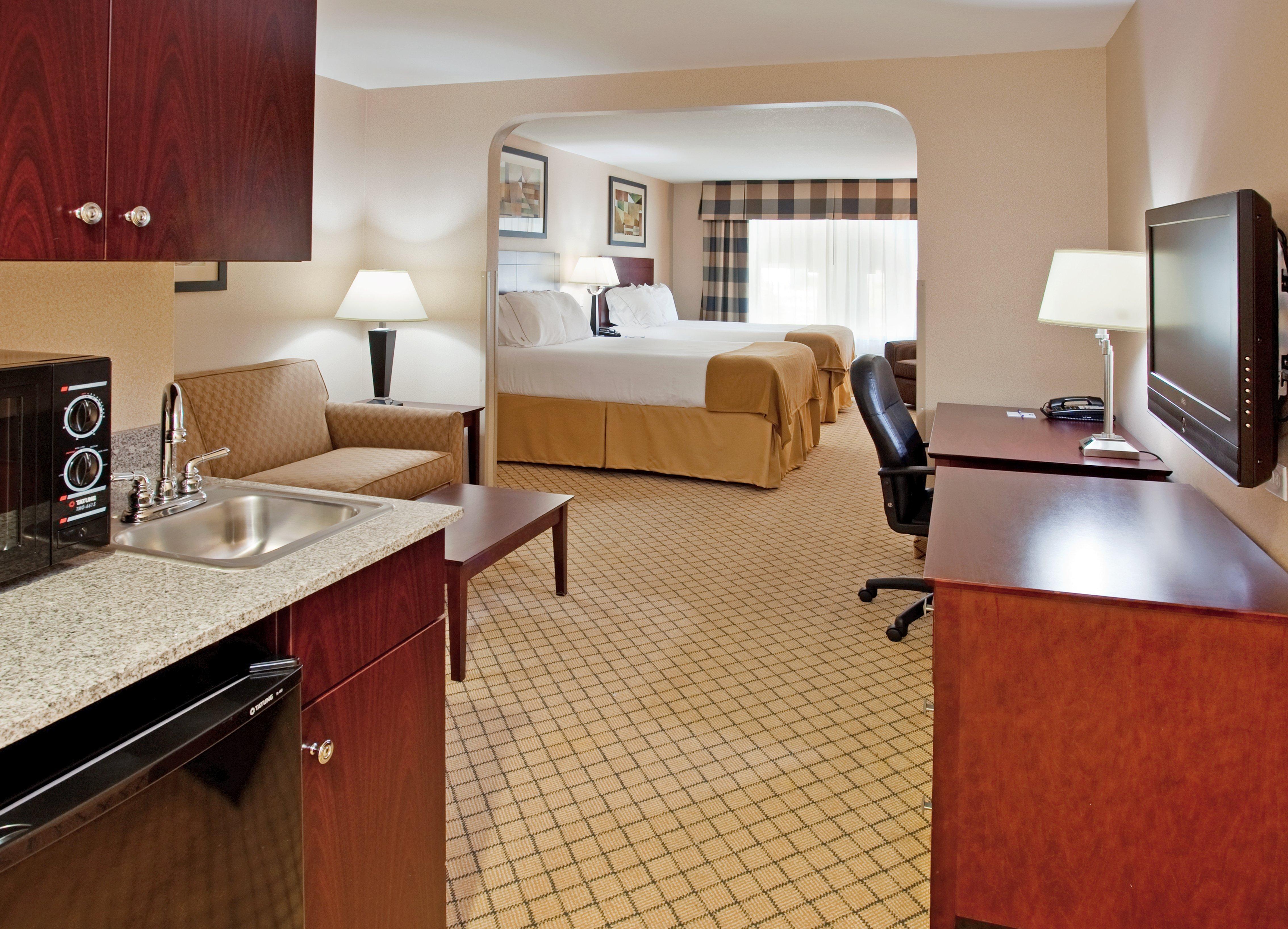 Holiday Inn Express Hotel & Suites Wichita Airport, An Ihg Hotel Esterno foto