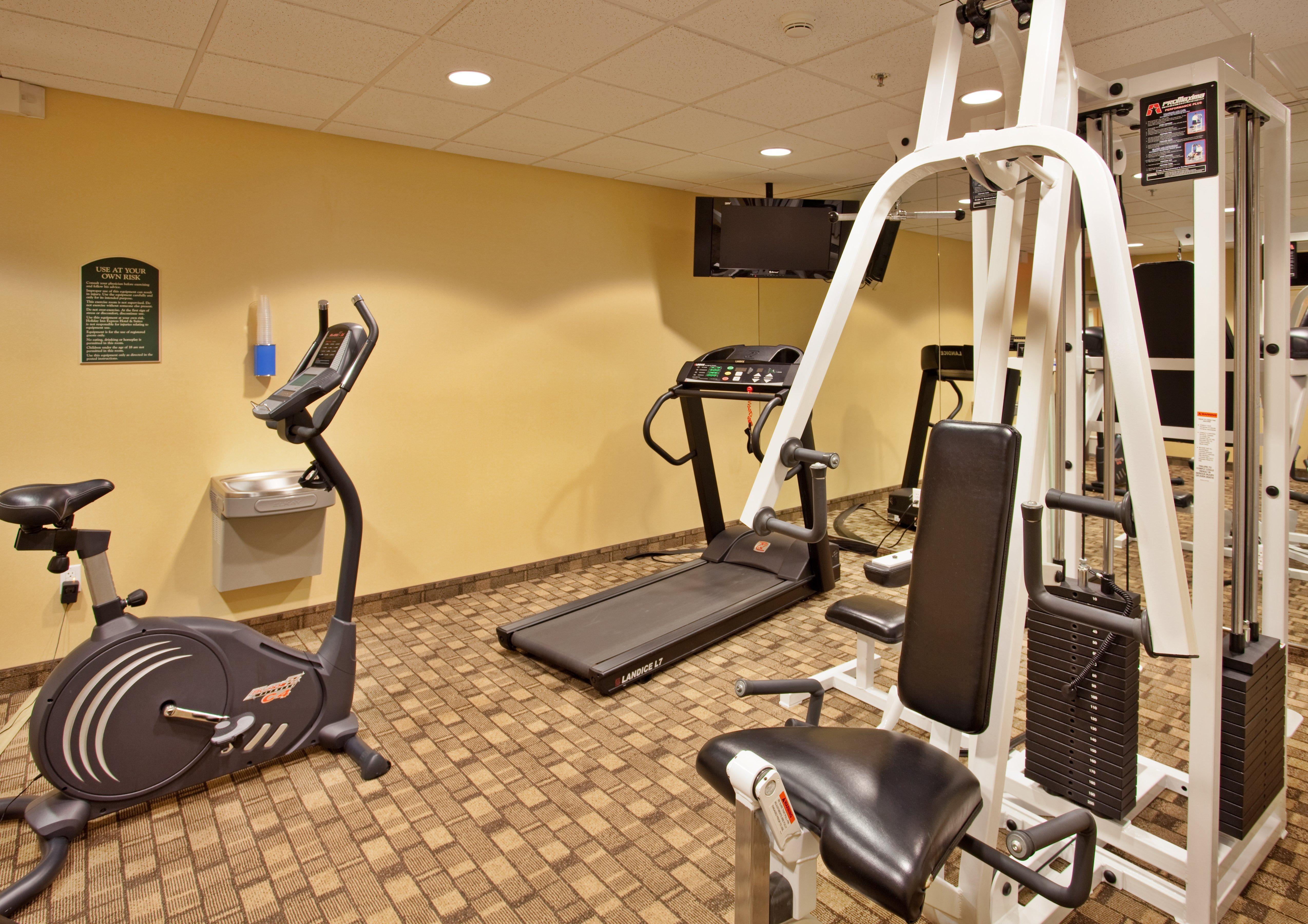Holiday Inn Express Hotel & Suites Wichita Airport By Ihg Esterno foto