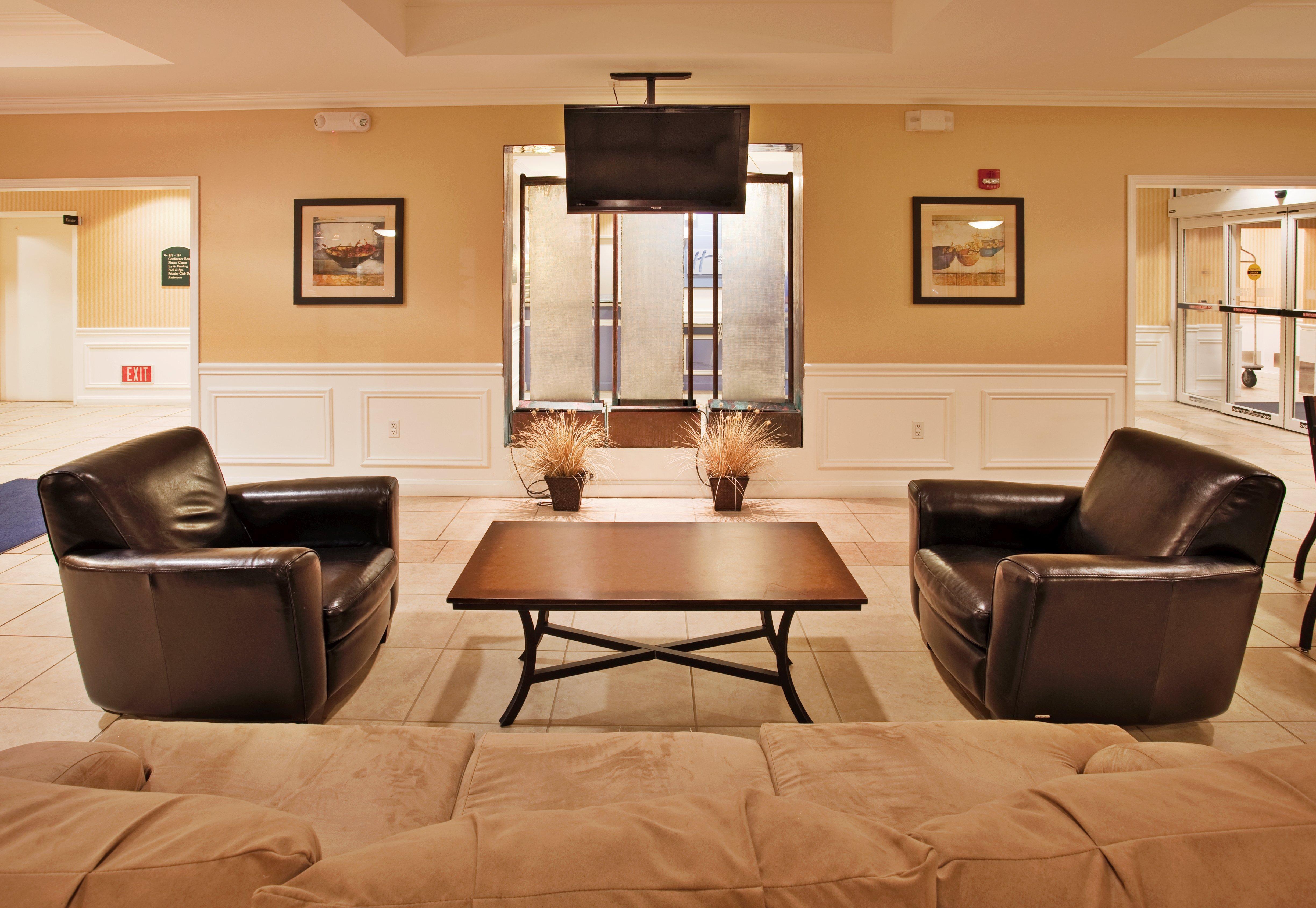 Holiday Inn Express Hotel & Suites Wichita Airport By Ihg Esterno foto